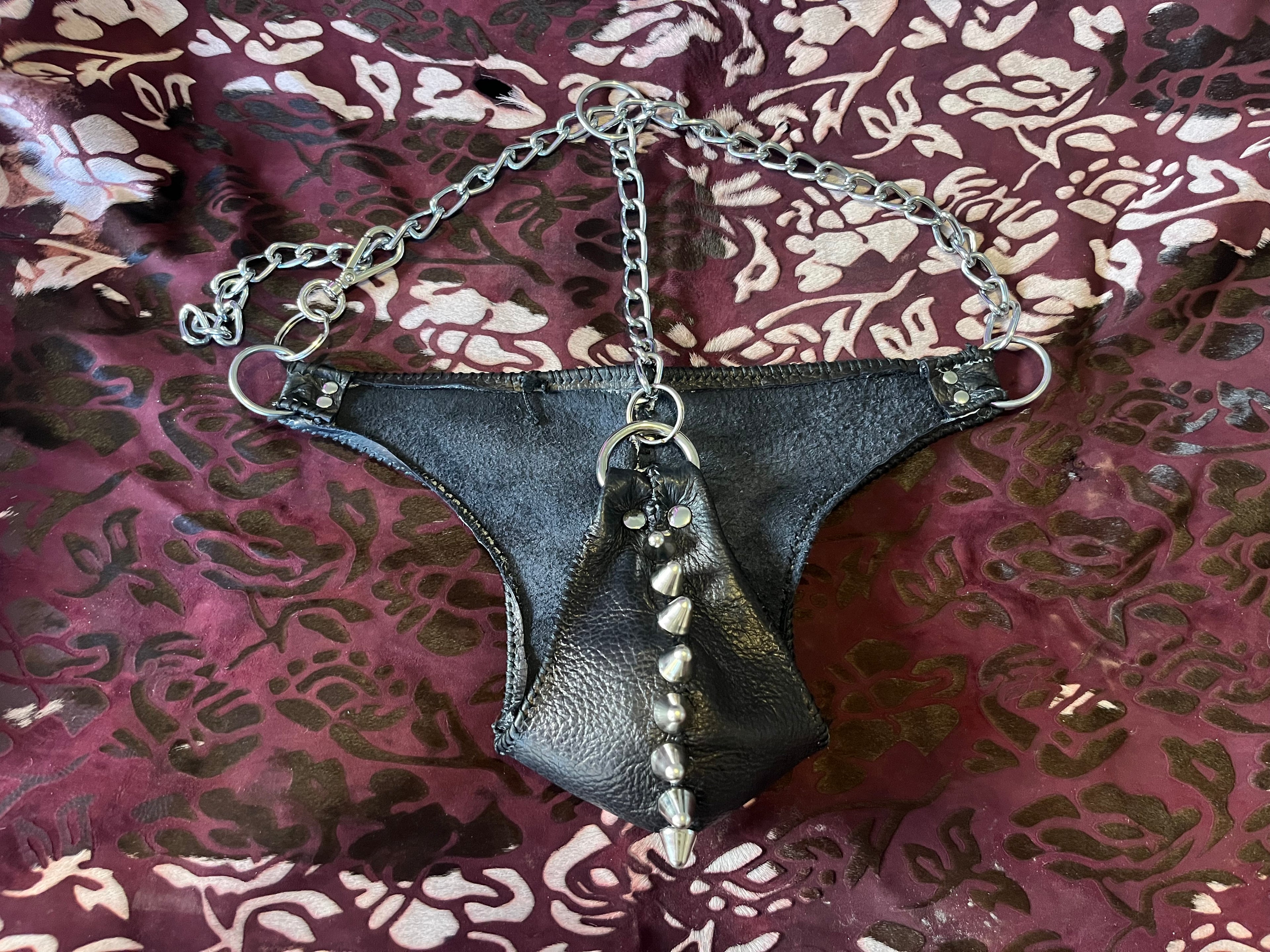 SPIKES MALE THONG